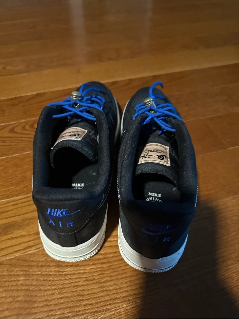 Nike Men’s Black Sneakers with Blue Laces